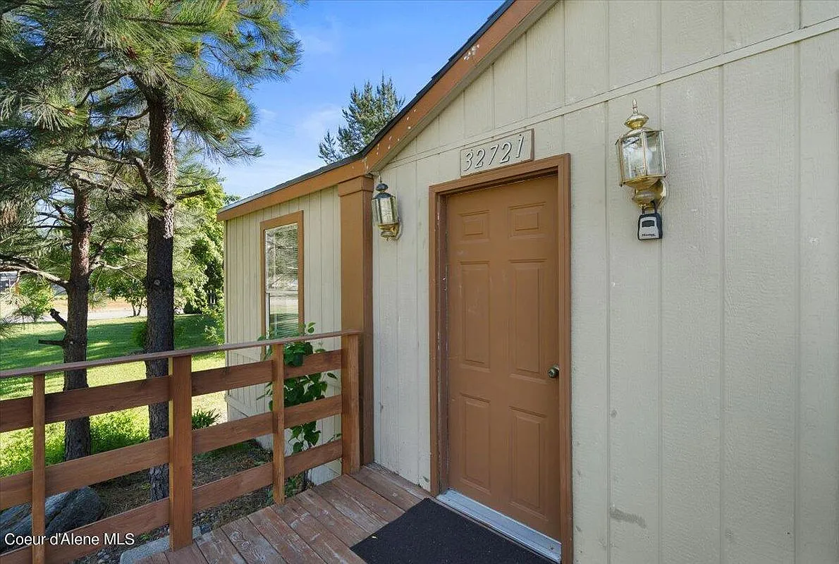 3 bed, 2.0 bath, 1188 sqft, $2,400 — Photo 4