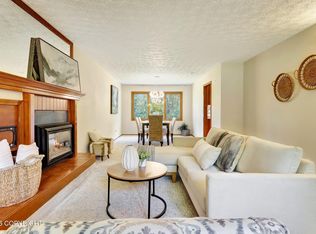 8231 Summerset Dr, Anchorage, AK 99518