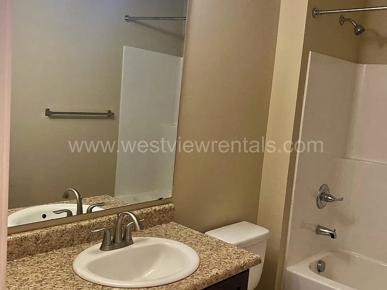 200 E Maple St — Photo 161