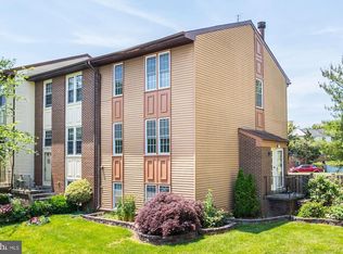 927 Branch Dr, Herndon, VA 20170