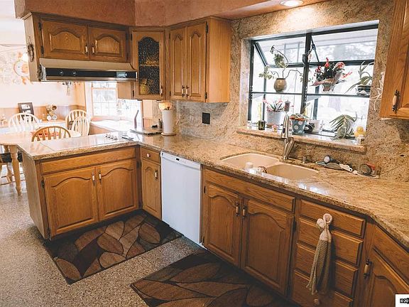5th image of 2100 Ponderosa Dr
