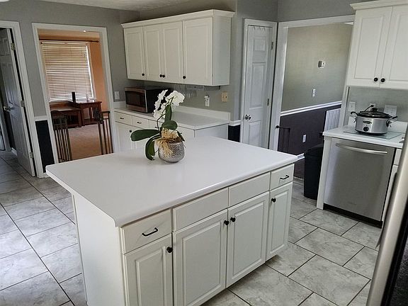 5th image of 2022 Ravenwood Dr