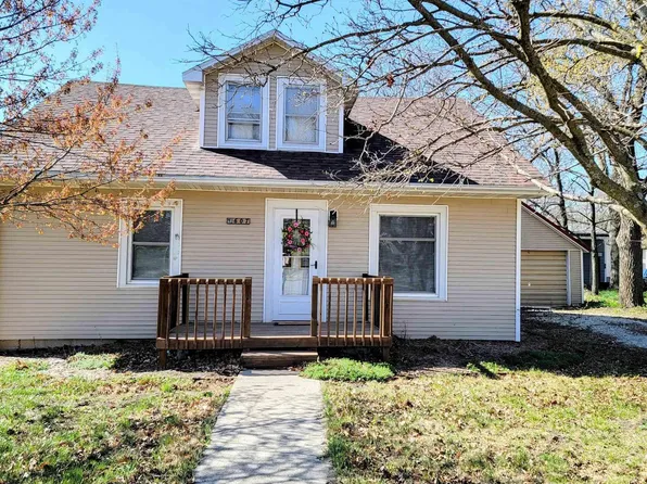 607 Prairie St, Axtell, KS 66403