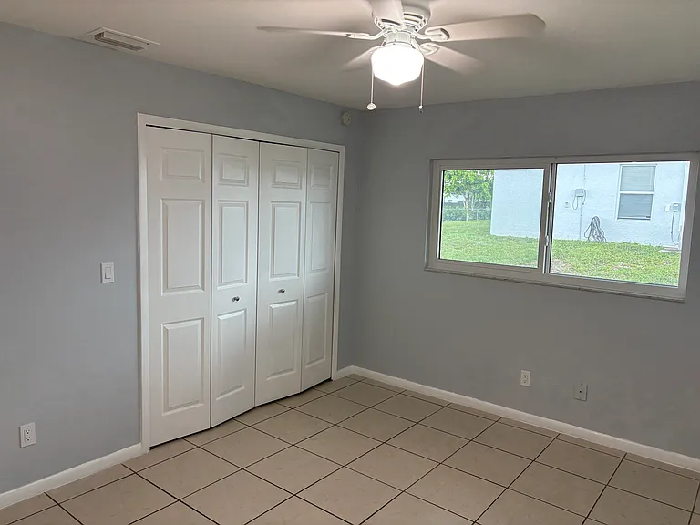 24 NW 15th Pl — Photo 8