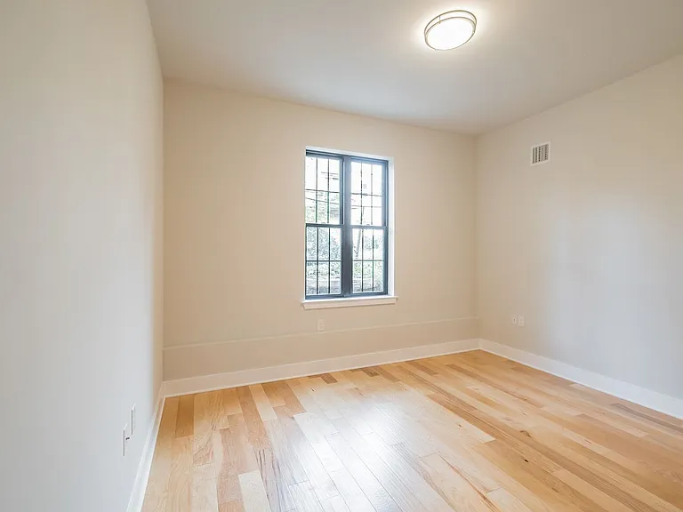 5015 WEST — Photo 11