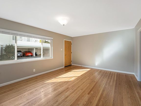 3rd image of 875 Blair Ave