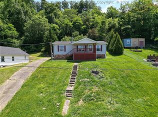 6631 Sanns Dr, Lesage, WV