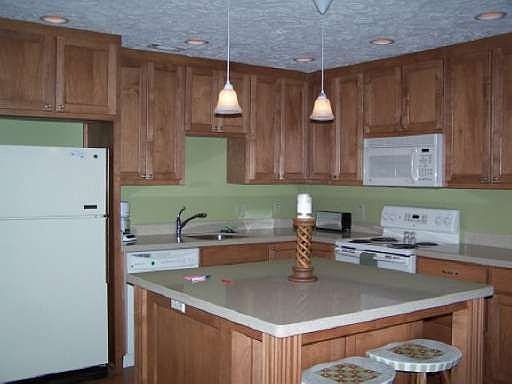 5th image of 37 Aerie Ln