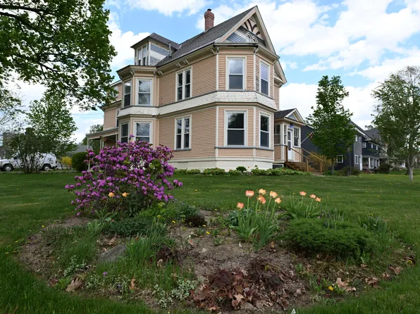 34 Pleasant Street, Houlton, ME 04730