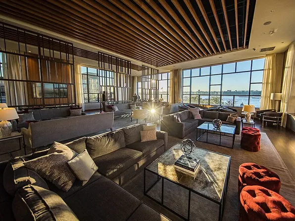 650 West 42nd Street image 7 of 9