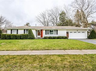 5 Oakbend Ln, Rochester, NY 14617