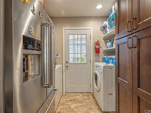 5th image of 24136 Vanowen St