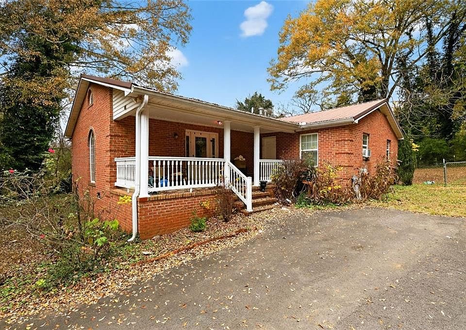 1st image of 407 E 18th St SW