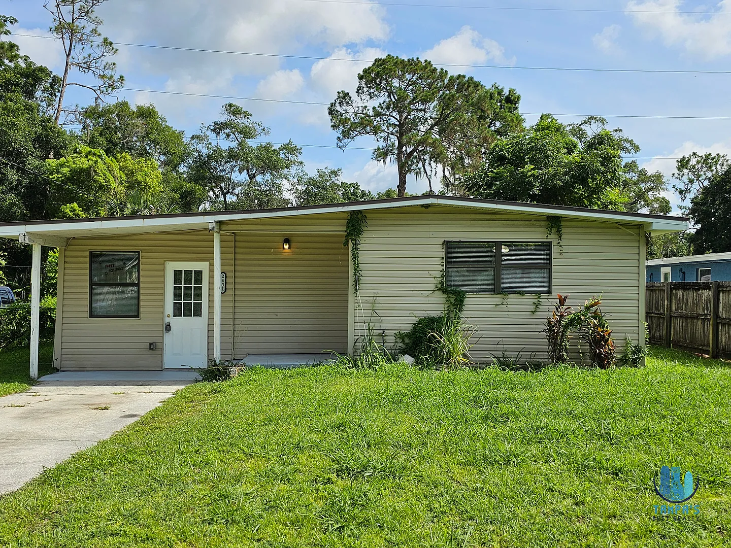 3 Bedroom 1 Bath House for Rent in Lakeland *Move-In Special* — Photo 1