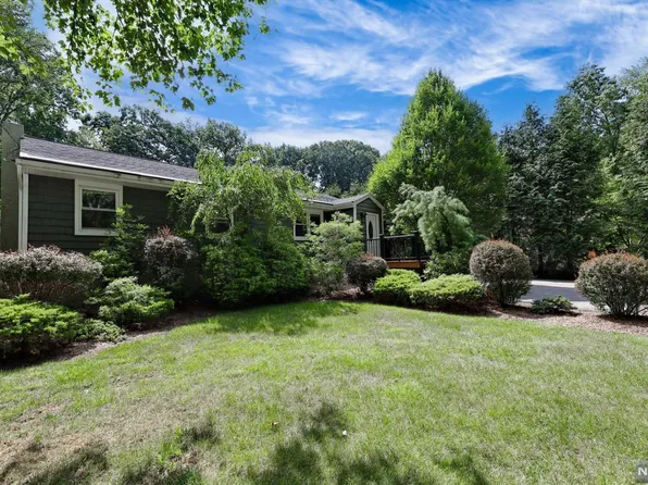 145 Hillsdale Ave, Hillsdale, NJ 07642