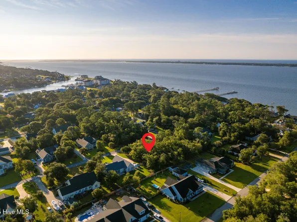 209 Coventry Road, Morehead City, NC 28557