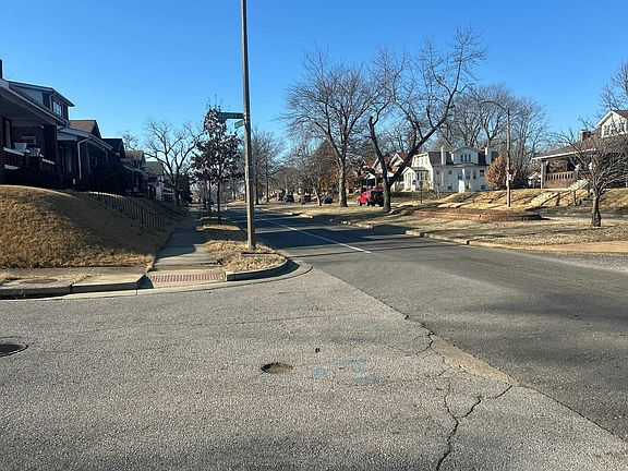 5th image of 5436 N Kingshighway Blvd
