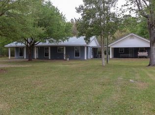 7268 Woolmarket Rd, Biloxi, MS 39532