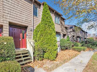 45 Towne House Rd #45, Hamden, CT 06514