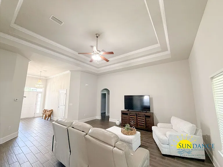 210 Tropical Breeze Dr — Photo 4