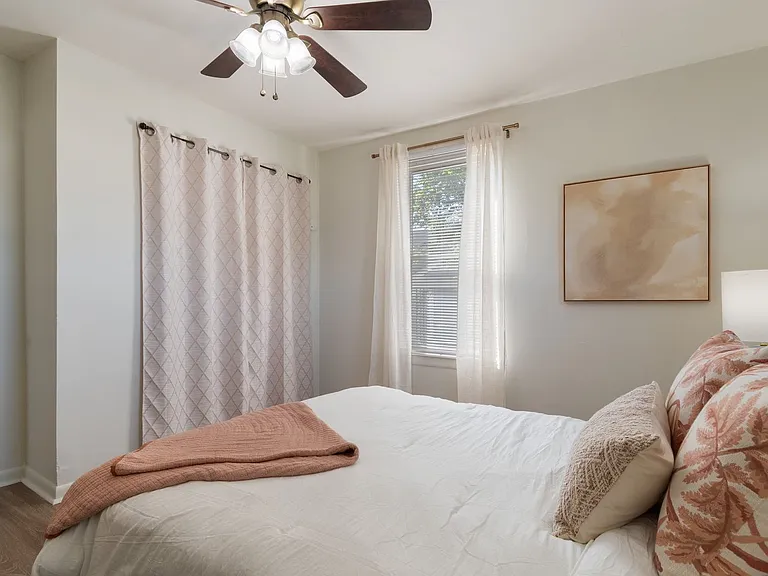 605 Annex Ave — Photo 27