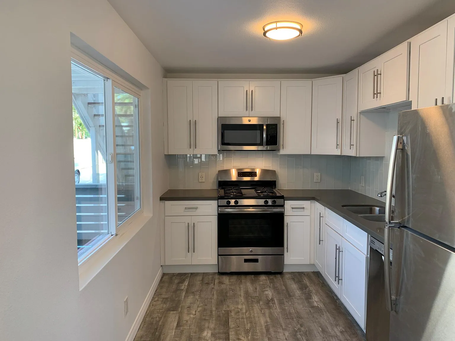 2 bed, 1200 sqft, $2,995 — Photo 4
