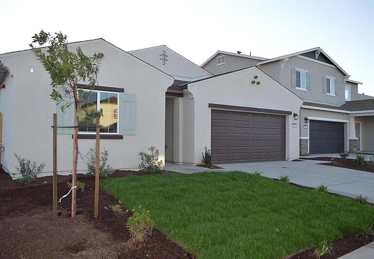 573 Bedfordshire Dr #2 — Photo 4