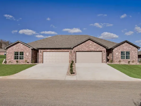 1061 Nottington St, Mountain Home, AR 72653
