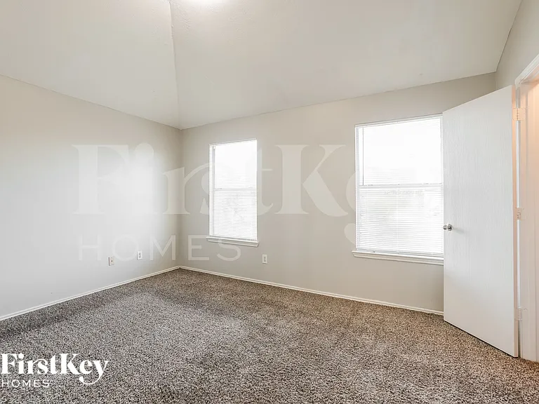 7507 Kennemer Dr — Photo 12