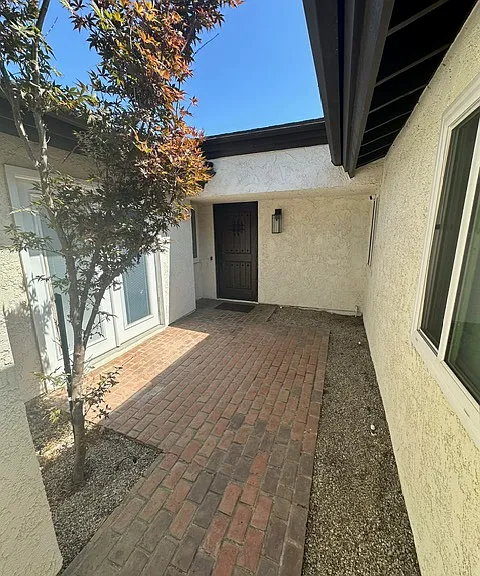 4176 Minnecota Dr — Photo 4