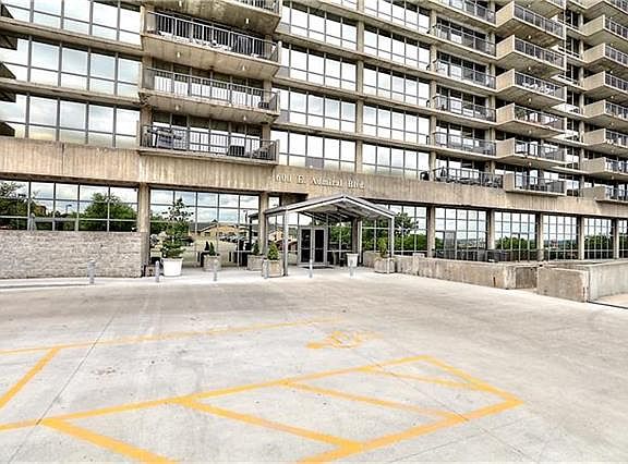 3rd image of 600 E Admiral 1003 Blvd