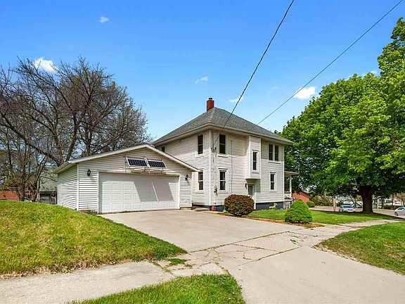 4th image of 608 S Highland St