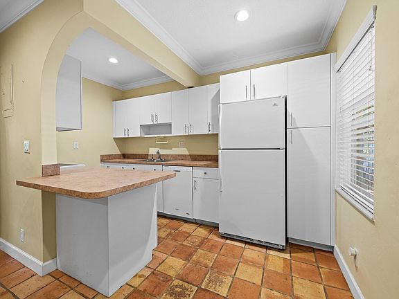 2nd image of 1640 NE 4th Place