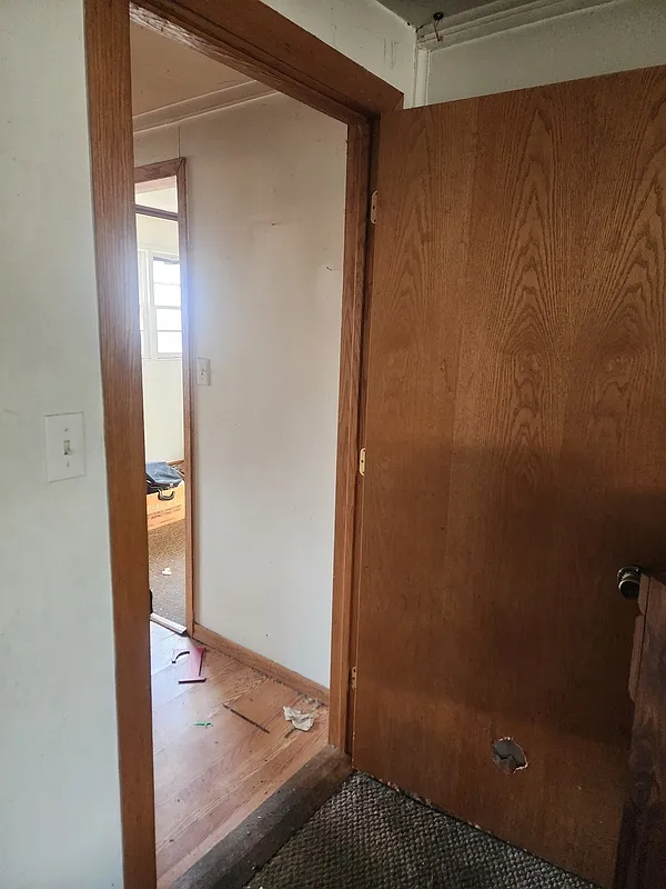 3 bed, 1.0 bath, 1026 sqft, $1,495 — Photo 2