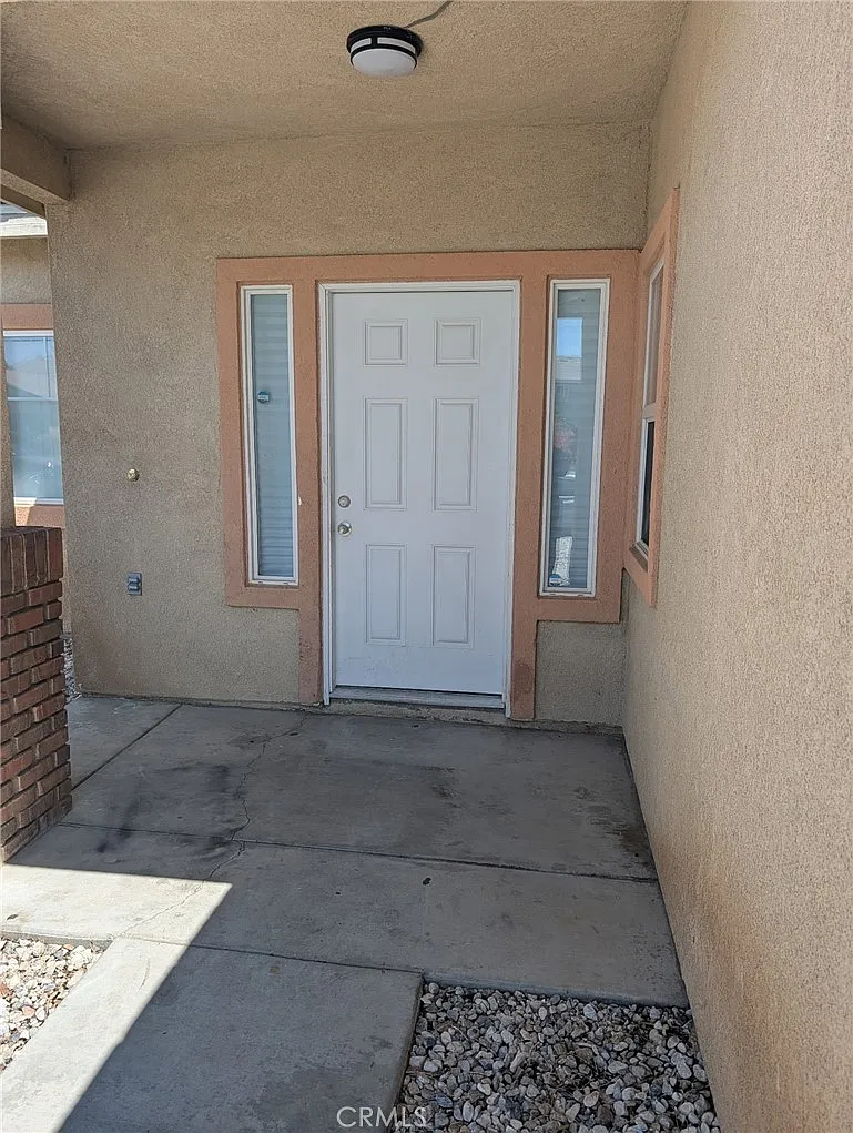 Building Photo - 14600 Rosemary Dr