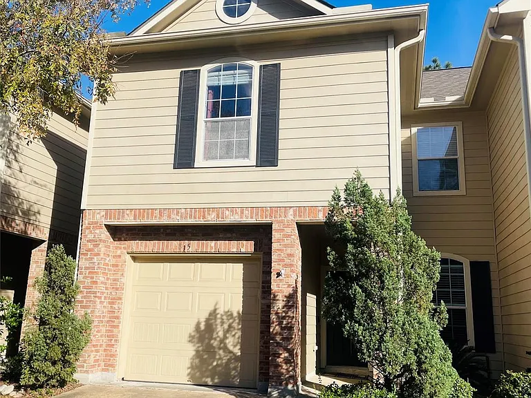 815 Sterling Creek Cir — Photo 1