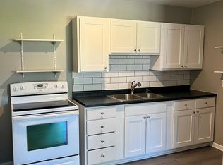 802 N Monroe St #6, Monroe, IA 50170