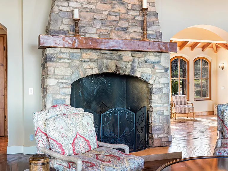 2110 Diamond Mountain Rd — Photo 18