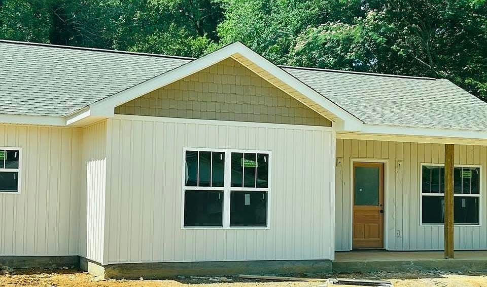 1st image of 1408 Maple Dr NW