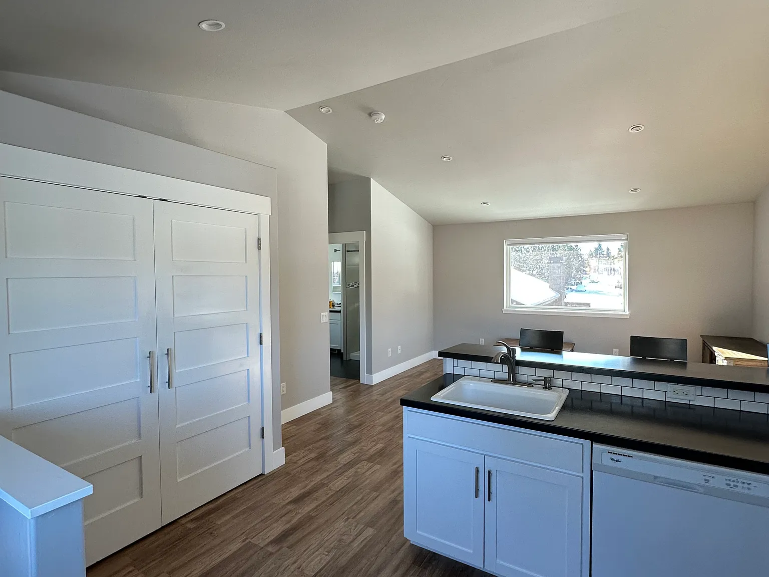 1 bed, 600 sqft, $1,800 — Photo 2