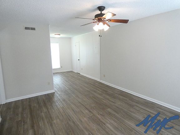 3rd image of 1002 Palmer Dr APT 8