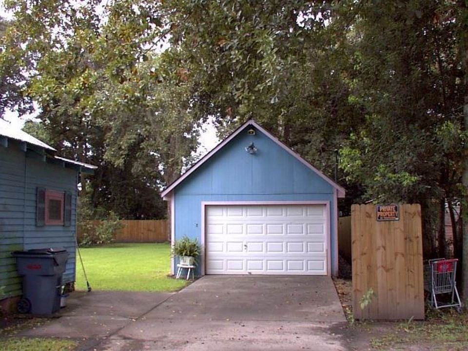 2nd image of 225 2nd St