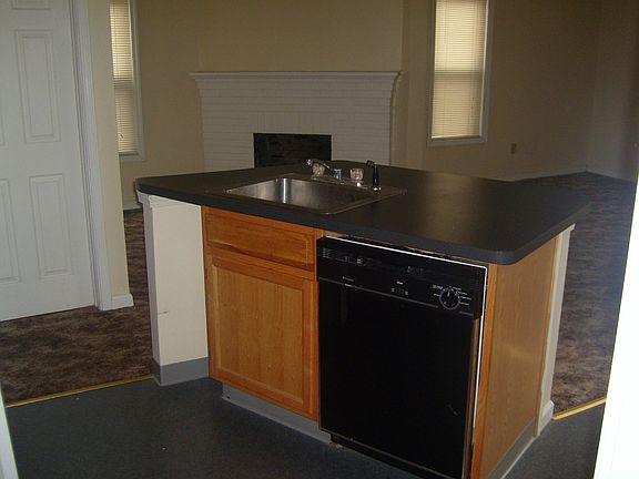 4th image of 126 Bidwell Pkwy APT 8