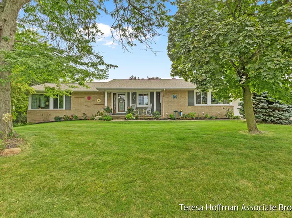 1791 Horizon Dr, Ionia, MI 48846