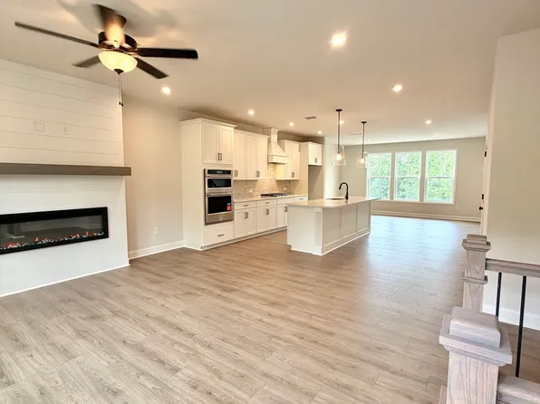364 Sunset Hollow St #10, Sugar Hill, GA 30518