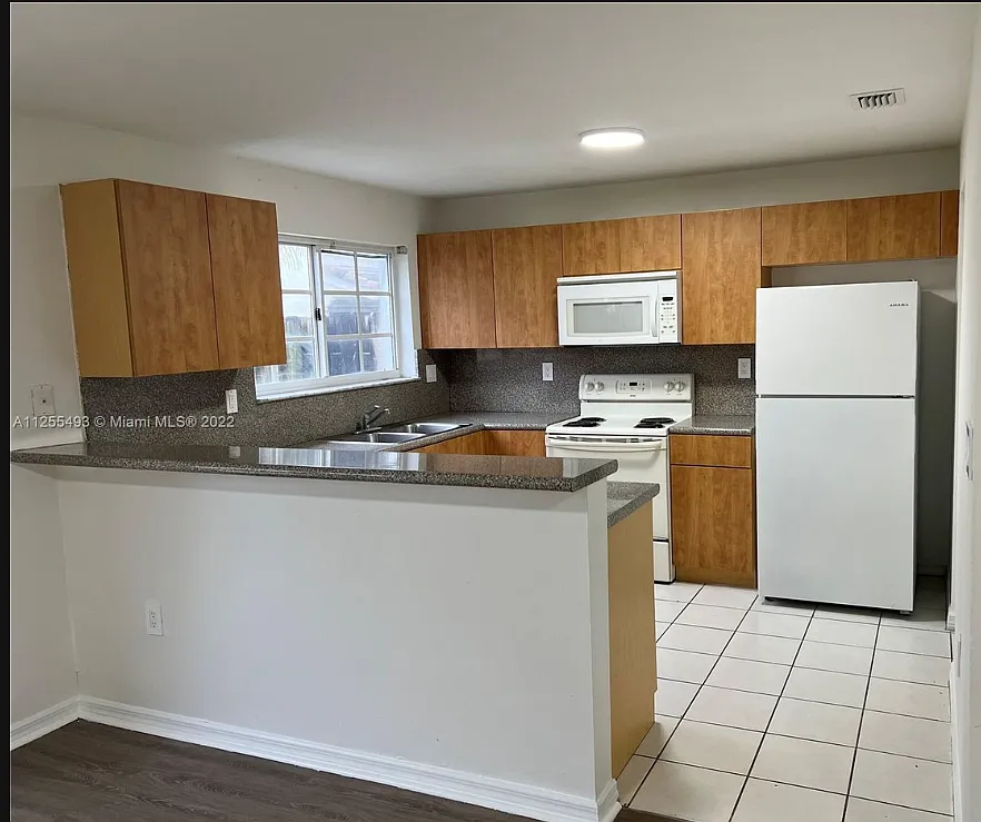 3 bed, 1657 sqft, $2,500 — Photo 3