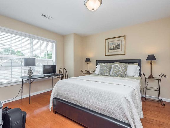 4th image of 8747 Carriage House Way