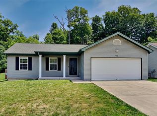 932 San Luis Dr, Fenton, MO 63026