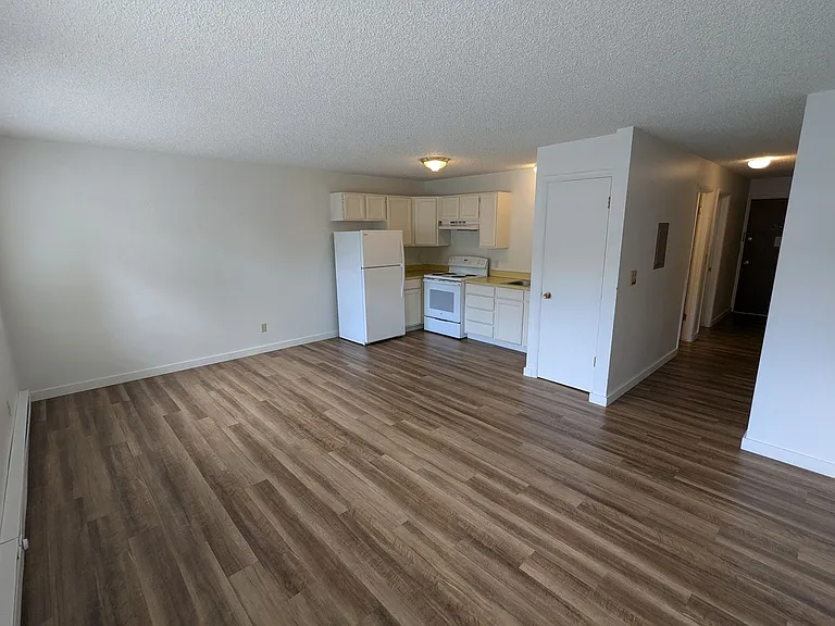 503 N Black Ave #1-8 — Photo 3