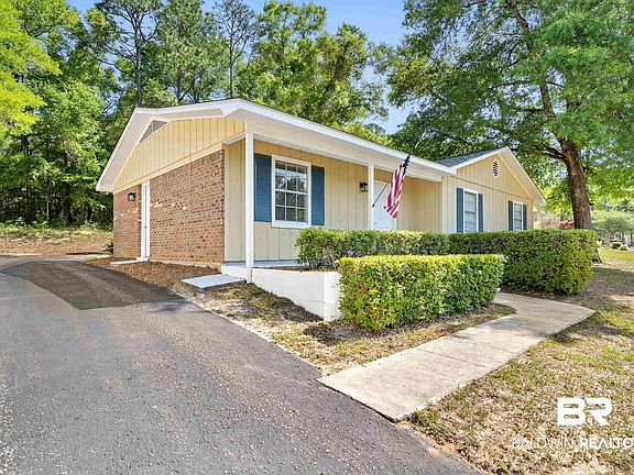 2nd image of 201 Avon Cir W